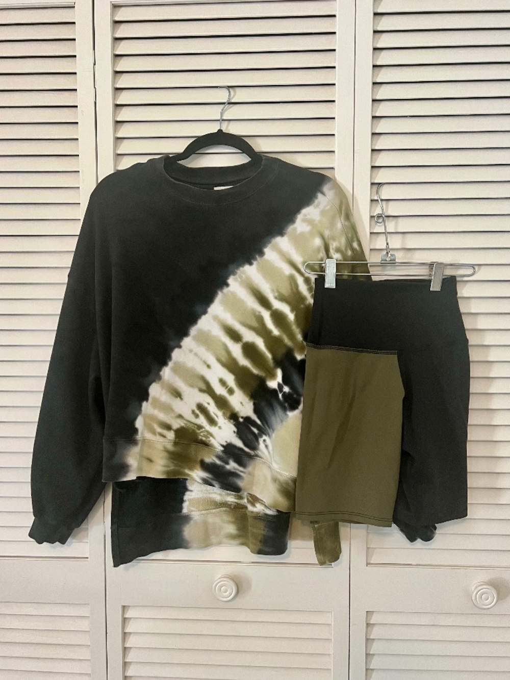 NWOT Electric & Rose Olive Black Sweatshirt Biker Shorts Set